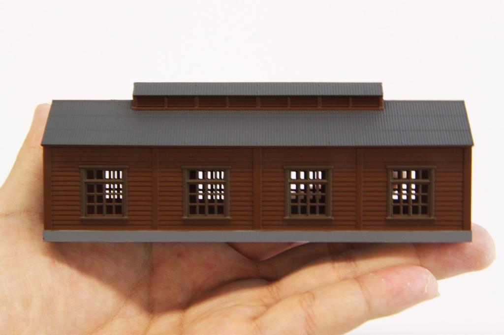 Rokuhan Z Gauge Wooden Engine Dark Brown S051-1 Shed,