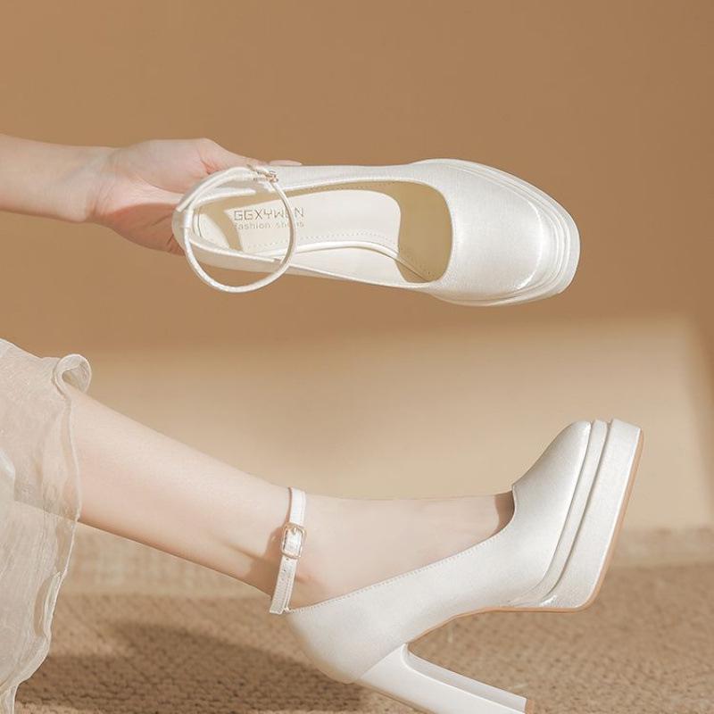 Белые атласные туфли на платформе для невесты, в стиле Мэри Джейн с круглым носком и массивным каблуком для женщин, удобные свадебные туфли.