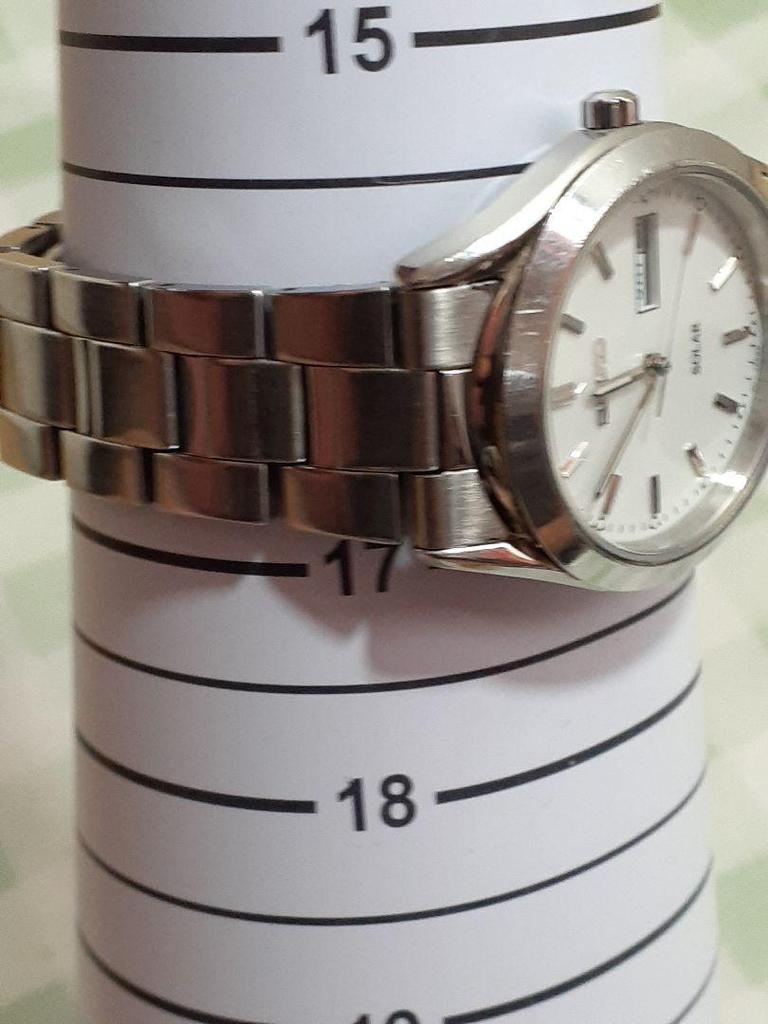 [USED] SEIKO SOLAR Wristwatch with Date Display