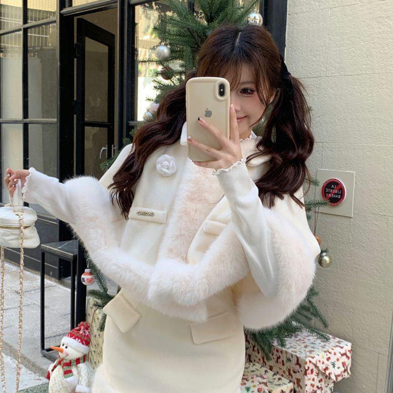 Women's Winter Cape & Skirt Set - White & Rose Patchwork