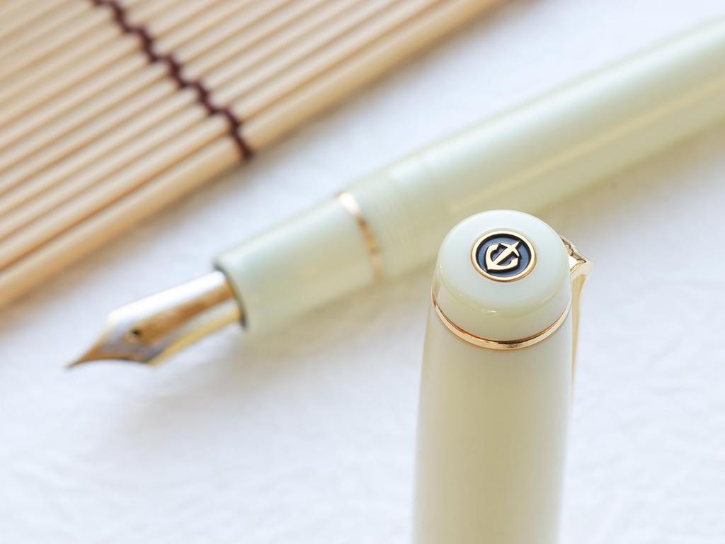 WANCHER Limited Edition Fountain Pen SAILOR Sailor Original Professional Gear Ivory 21K Gold Fountain Pen Special Medium [Wancher Edition] (M Nib)