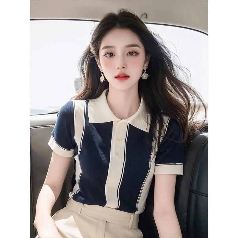 Женская поло с контрастной полоской - Узкая вязаная рубашка с коротким рукавом