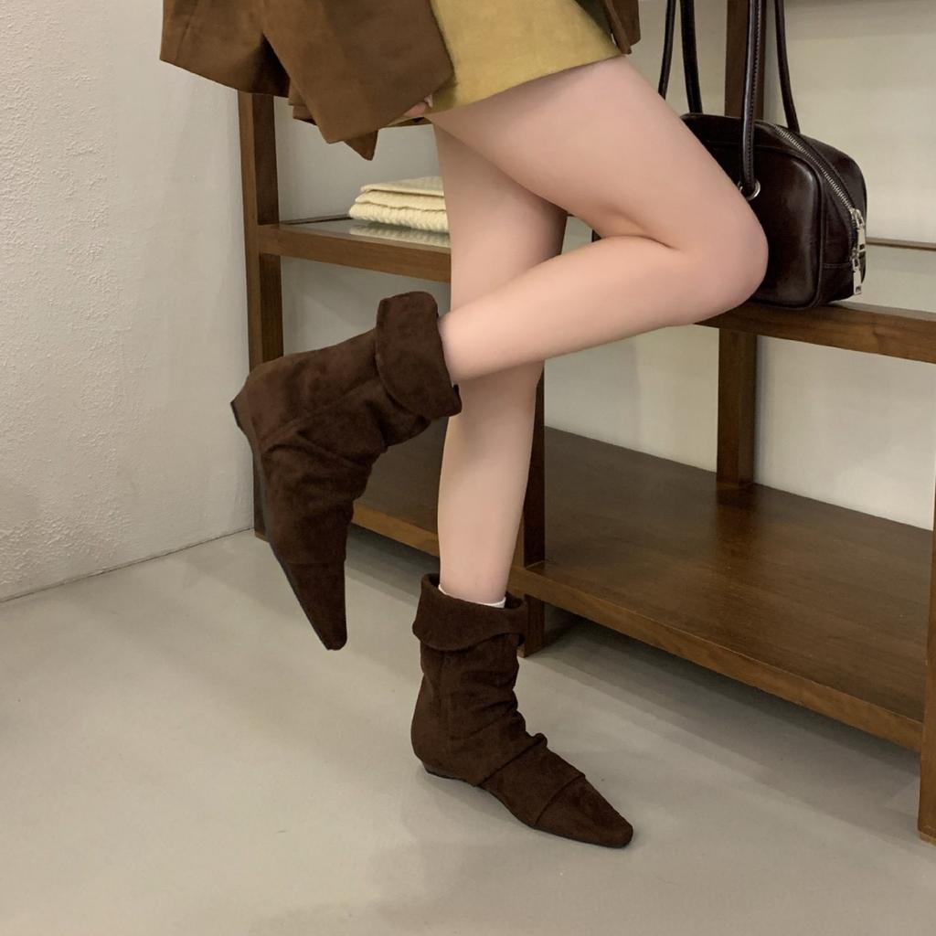 2025 New Pointed Soft Bottom Stacked Pleated Short Thick Heel Hundred Tower Fashion Martin Fashion Women's Short Boots