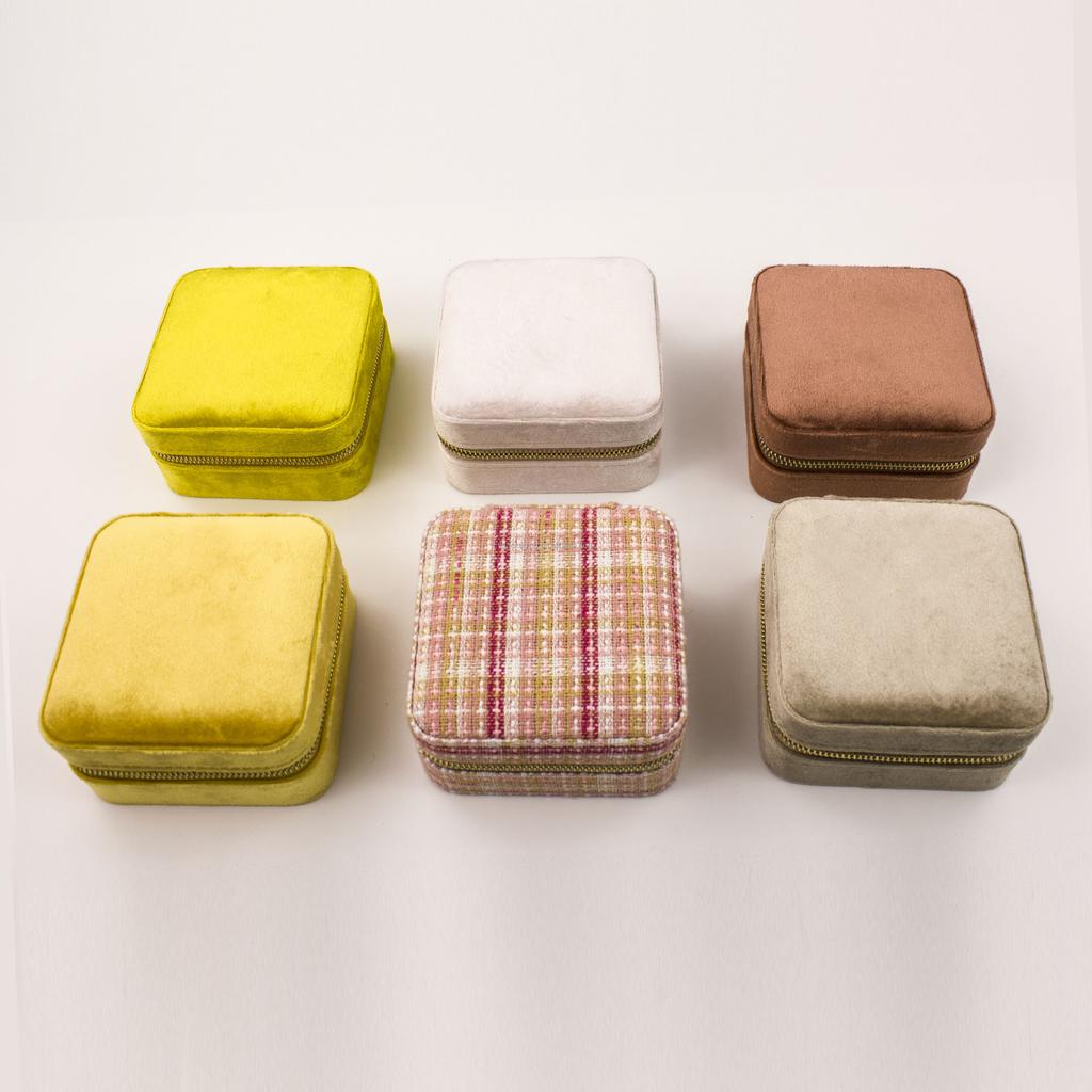 2025 Luxury Jewelry Box Travel US Hot Sale Jewelry Organizing Boxes for Ring with Mirror Tweed Box Jewelry Storage