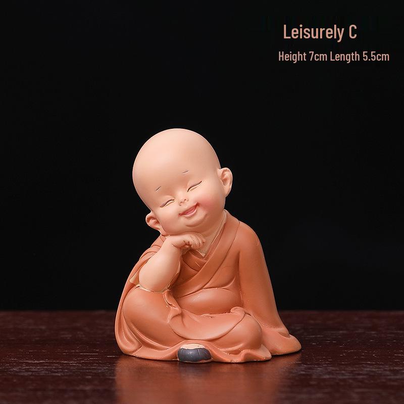 Милые фигурки маленьких монахов ручной работы из смолы для украшения рабочего стола