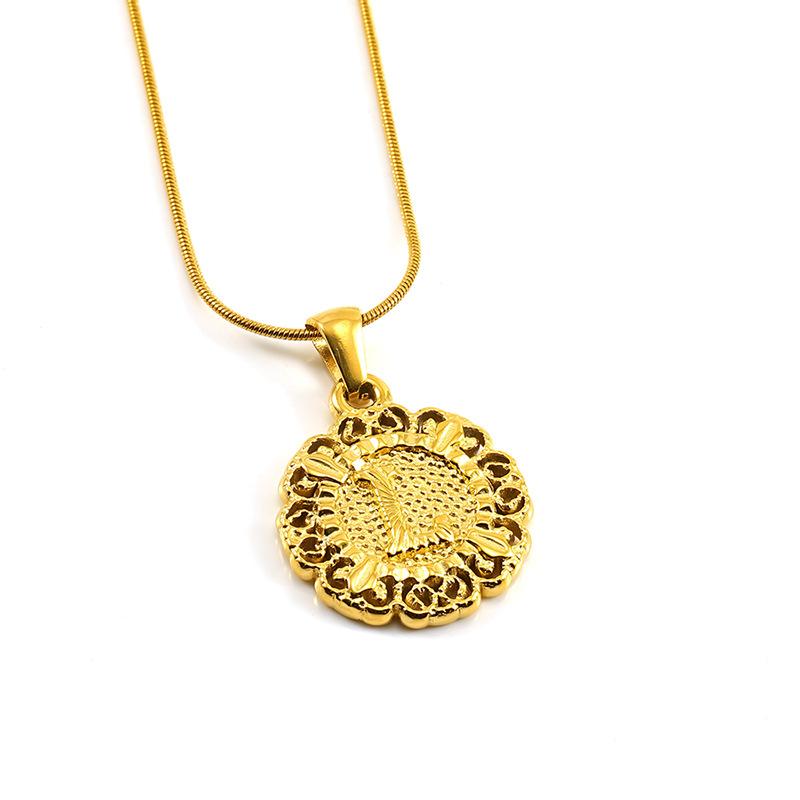 New fashion titanium steel letter pendant, clavicle chain, round embossed design necklace, personalized versatile men and women