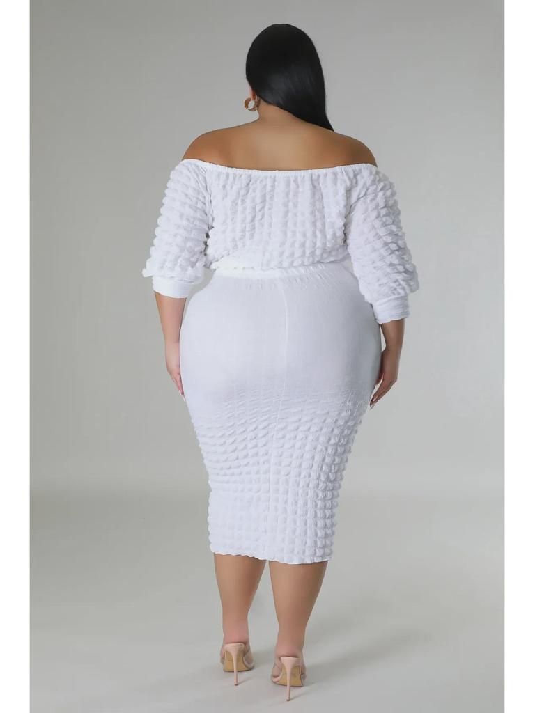 Коллекция осень 2023: Женский костюм-двойка с одним плечом большого размера с однотонным узором