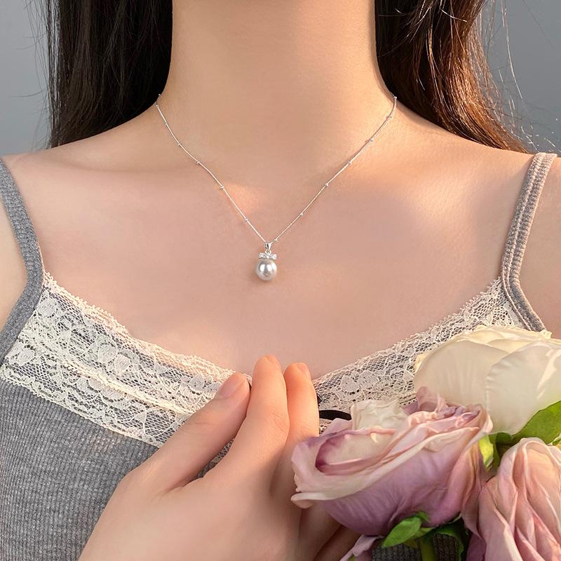 Легкое роскошное ожерелье с бриллиантами и крестом из жемчуга для женщин с высокой роскошью и небольшим дизайном, цепочка-воротник Sense