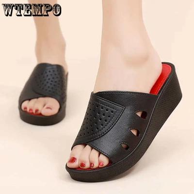 Черные тапочки на высоком каблуке с открытым носком Жен. Искусственная кожа Мягкая кожа Увеличение Толстая подошва Пэчворк Цвет Дизайн с вырезами Весна Лето