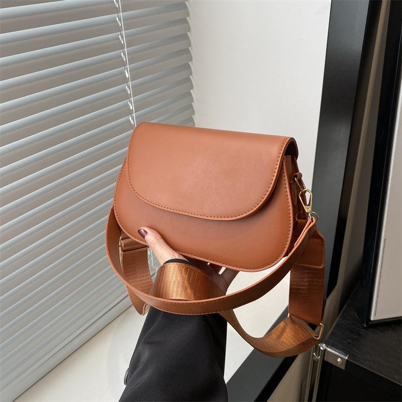 Сумка-седло женская новая сумка на одно плечо с одним ремнем через подмышку в стиле ретро, простой дизайн, сумка через плечо, ручная сумка