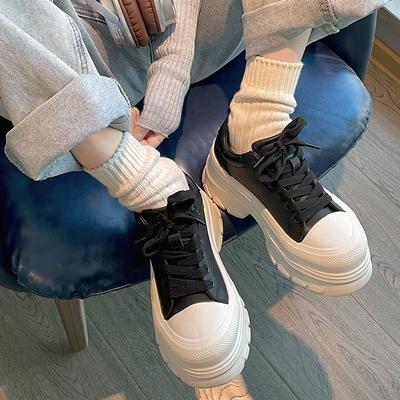 Модные универсальные туфли для пап на супер платформе, увеличивающие рост, женская обувь 2025 года, новые осенне-зимние маленькие белые туфли, легкая спортивная обувь