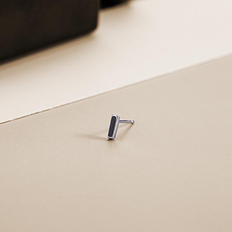 Серьги-алфавиты Banyan Tree S925 из серебра с черным клеем — модные, простые, унисекс, стильные, одиночные.