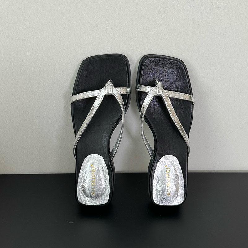 Fashion New In Summer Beach Flats Slides Slippers Sandals Shoes For Women Fashion Square Toe Ladies Slippers Shoes Female Flip flops