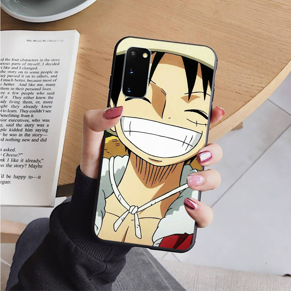 AD62 One Piece Луффи Черный Чехол для iPhone 16 15 Plus 14 13 12 11 Pro 8 7 6S SE 5S X XR XS Max Realme C30 C33 C31 9I Huawei Y8P Y9 Мягкий Чехол