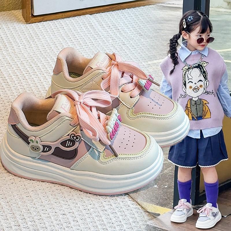 Обувь для девочек 2025 осень новая детская обувь маленькая девочка милые мультяшные повседневные туфли мягкая подошва легкая спортивная обувь