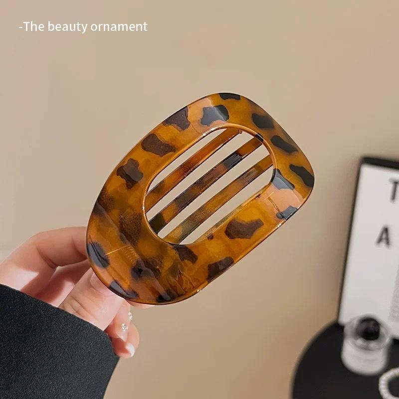 Модная матовая изогнутая плоская акриловая заколка-краб для волос с леопардовым принтом - Прочный и стильный аксессуар для всех типов волос