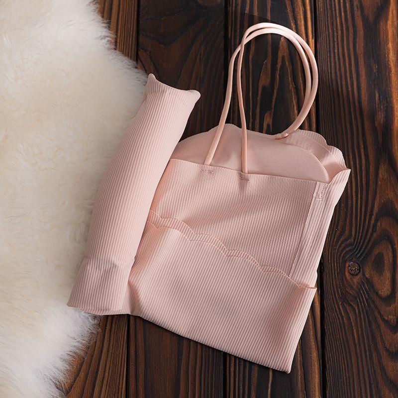 Без следов Грудь Подушка Основа Без Бюстгальтера Майка Нижнее Белье для Женщин Летом Ношение Внутри и Снаружи Красивая Спина Тонкий Дизайн