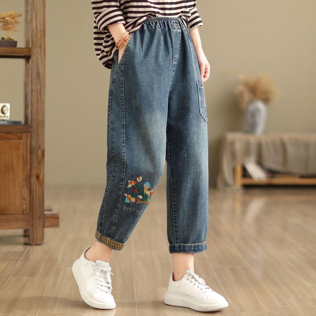 Women's Embroidered Kitten Harem Pants - Casual Loose Eight-Point Plus Size Jeans for Spring/Summer