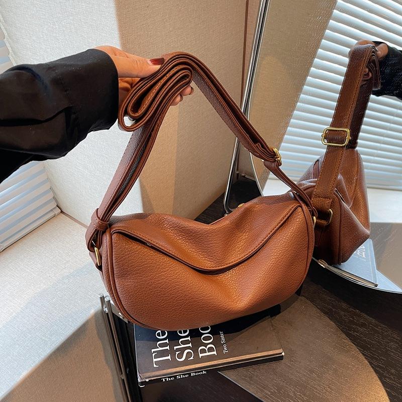Large capacity bag fashionable casual simple shoulder bag summer new 2026 women messenger tote bag