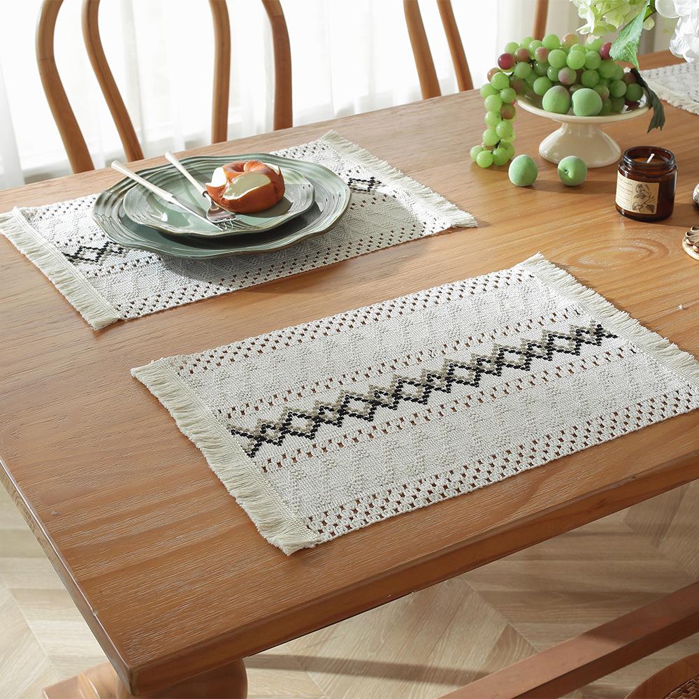 New cotton and linen rope placemat, festival placemat, woven color matching striped fringed bowl mat, spot.