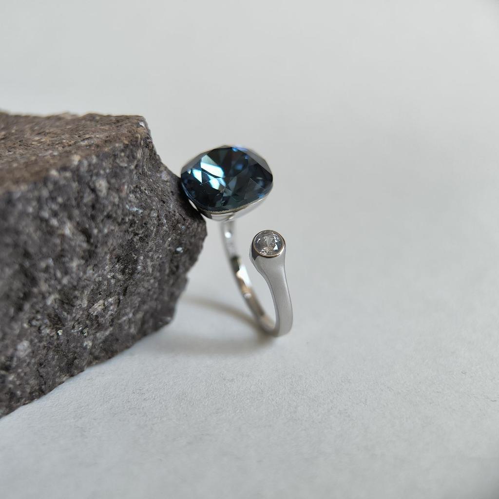 Silver Ring with Cubic Zirconia, Product Weight 4.9 G (60002214)