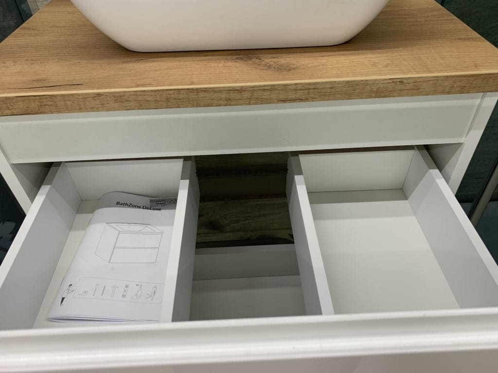 Szafka łazienkowa 60x50 cm wisząca biały połysk z blatem Modus