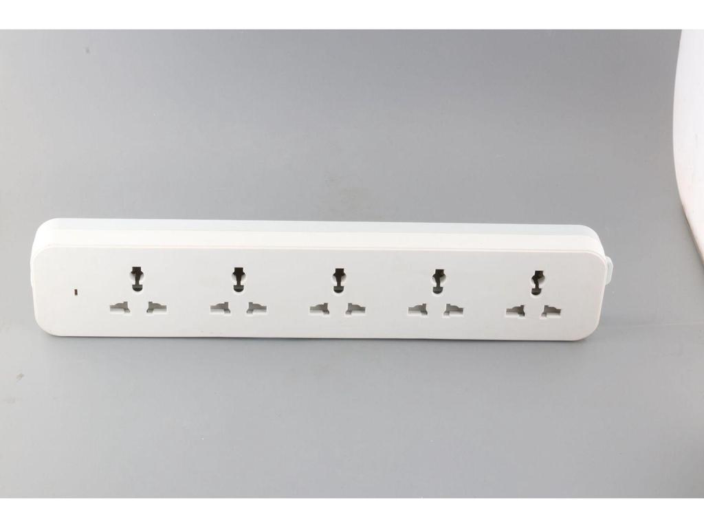 British Style 13A Power Strip with UK Sockets, 3m Cord, Ideal for Southeast Asia