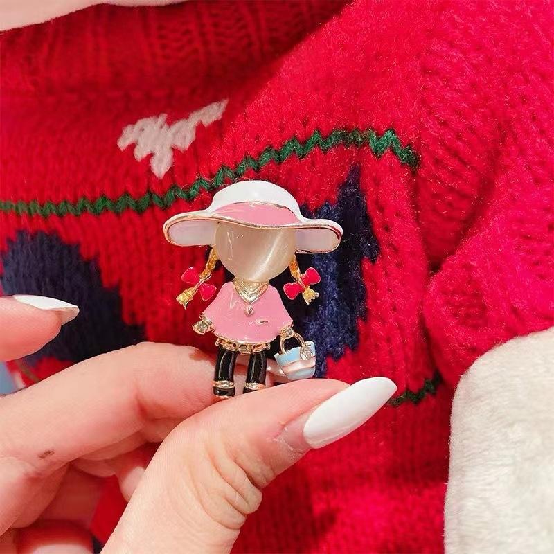 1Pcs Cartoon Characters Jewelry Clothing Accessories Cute Enamel Little Girl Brooches For Women Opal Carrying Bucket Girl Pin