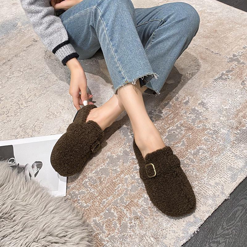 2025 Autumn/Winter Women's Thick Heel Fur Slippers, Round Toe, Closed Toe Mules, Size 41-43. Perfect for Outdoor Wear.