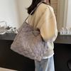 Large Capacity Tote Bag Women's 2025 Autumn and Winter New Cotton Bag Diamond Lazy Wind Tote Bag Leisure Commuter Bag