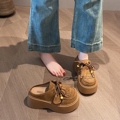 Замшевые лоферы на толстой подошве с бахромой для женских новых моделей осени 2025 года, небольшой каблук, круглый носок на шнуровке, сумка-голова полу-шлепанцы