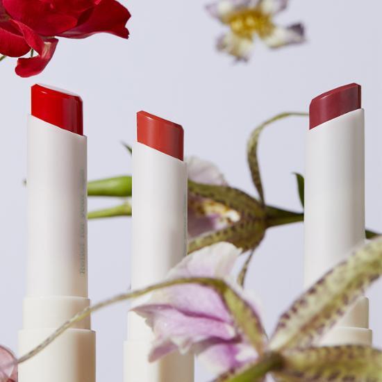 Выберите 1 из 4 бальзамов для губ Lip Leaf Steaming