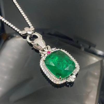 Подвеска в виде головы леопарда, большой квадратный синтетический камень, полностью инкрустированный бриллиантами, большой цветной драгоценный камень, длинное колье, ювелирное изделие