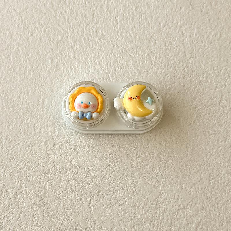 1pc Cute Animal Contact Lens Case Mini Contact Lens Box Portable Lightweight Travel Lens Care Tool with Tweezers
