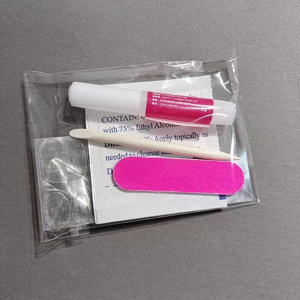 Носимый набор для ногтей: Желейные наклейки с двухсторонней пилочкой для ногтей и палочкой для удаления (Включая чистящий хлопок).