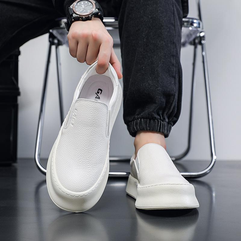 Кожаные мокасины мужские туфли лето 2025 новые легкие рабочие туфли на платформе с одной педалью ленивые трендовые туфли на плоской подошве