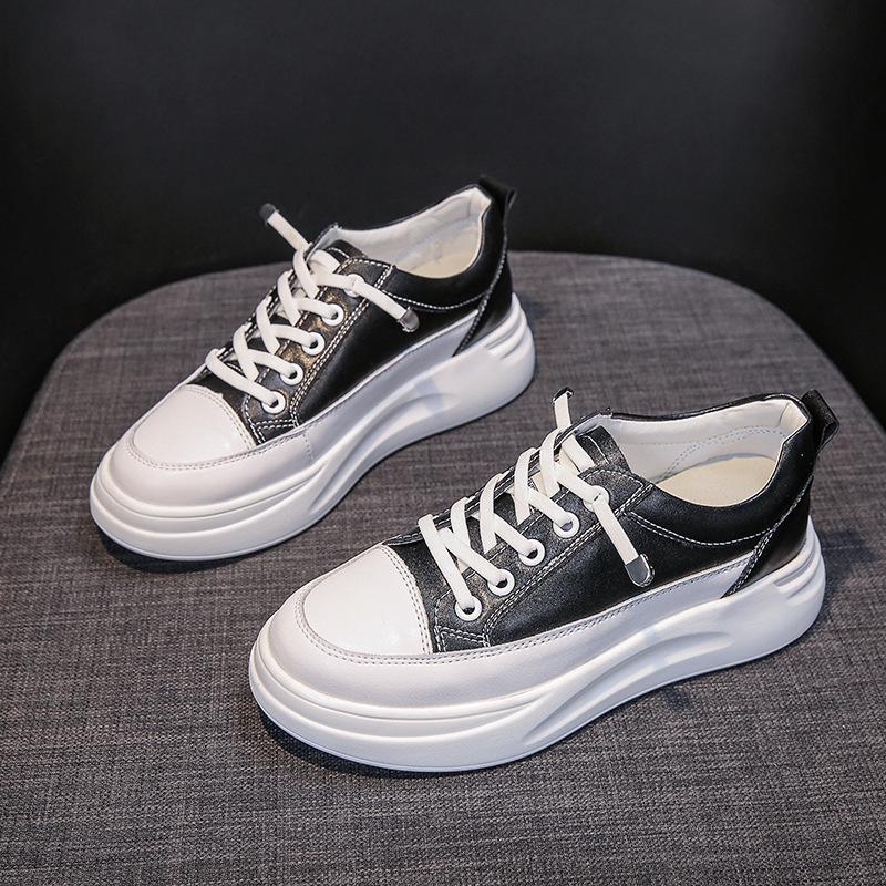 Маленькие белые туфли на толстой подошве, увеличивающие рост, женские летние новые женские туфли, кожаные дышащие слипоны, спортивная и повседневная обувь