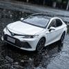 1:18 Toyota Camry Hybrid Среднеразмерный Гибридный Седан Металлический Литой Модель Автомобиля Домашний Модный Орнамент Коллекционные Предметы Подарки на День Рождения
