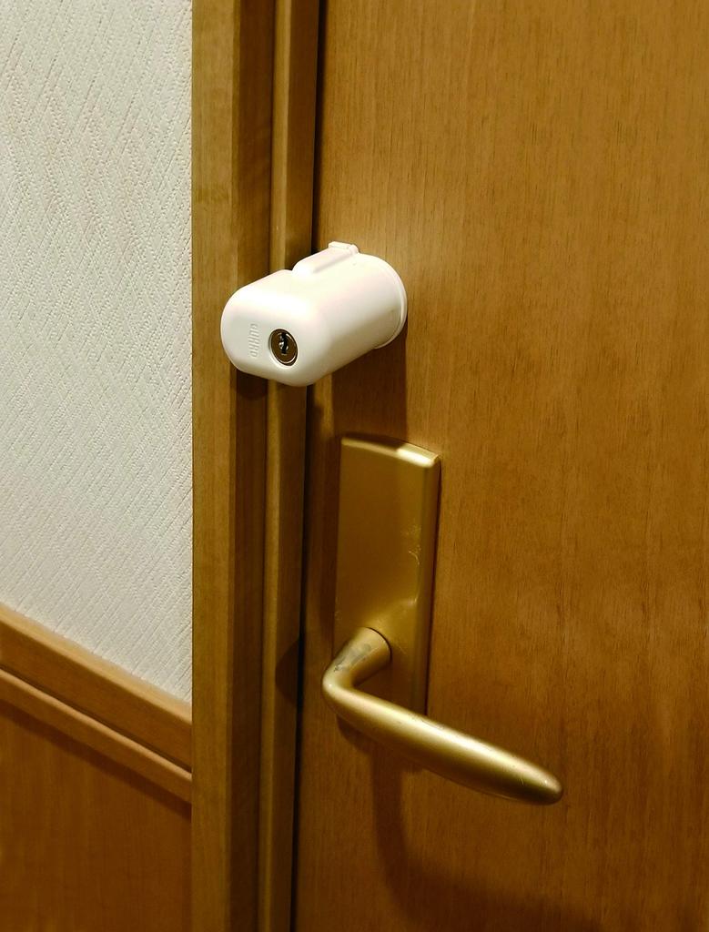 Guard Interior Lock for Emergency Escape Function Lock, Inward-opening Doors,