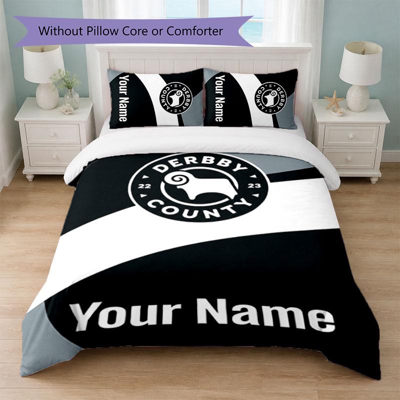 Постельное белье Derby County с индивидуальным текстом и именем 1 пододеяльник + 2 наволочки Логотип футбольного клуба Персонализированный подарок для особого случая Декор спальни