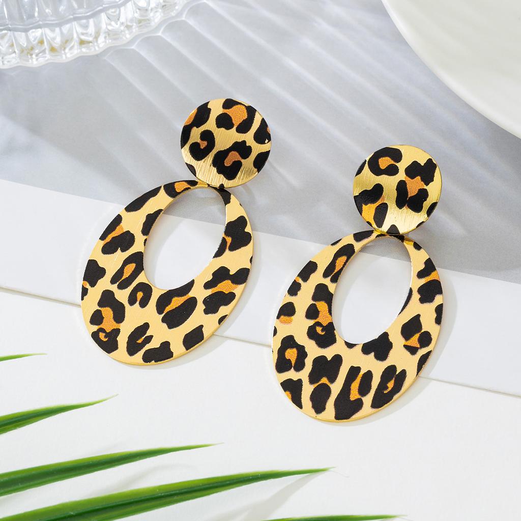 Модные женские серьги с пятнистым леопардовым принтом