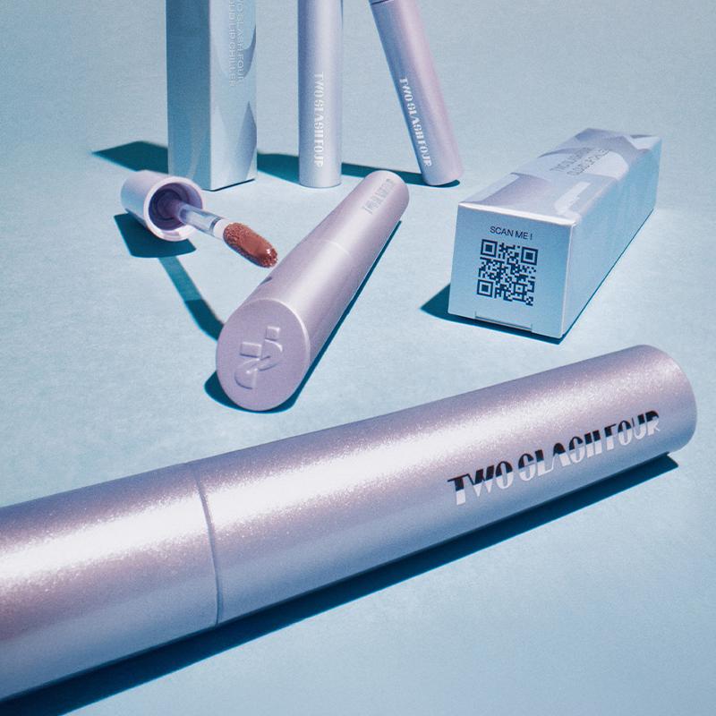 [ДВА СЛЕШ ЧЕТЫРЕ] Охлаждающая помада Cloud Lip Chiller 4,3 г