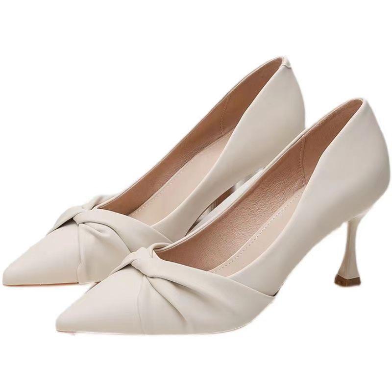 Ретро британский стиль заостренные однотонные туфли женские 2024 года интернет-знаменитости новые французские леди высокие каблуки для улицы