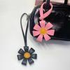 Подвеска-цветок, многолепестковый дизайн, шарм для сумки из искусственной кожи с регулируемым ремешком, брелок для сумки, аксессуары для рюкзака