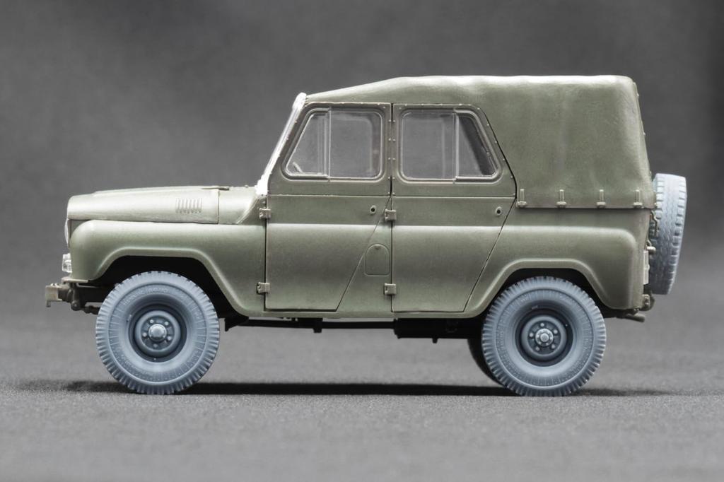 Комплект колес Пластиковые модели Детали SCXWM35007 Scale-X 1/35 УАЗ-469 (5 кусков) (для трубача) (Военная техника)