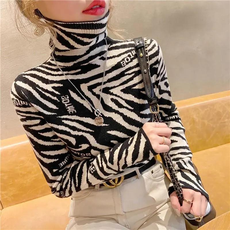 Double-sided German Velvet Pile Collar Base Shirt for Women In Autumn Winter Warm Leopard Print Fashionable Slim Women's Top