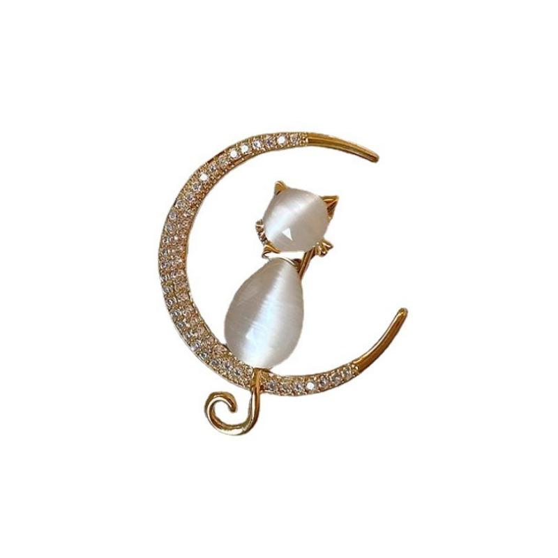 Moon Cat Brooch, High-End Female Delicate Cat'S Eye Stone, Rhinestone Corsage, High-End Clothing Accessories, And Anti-Light Neckline.