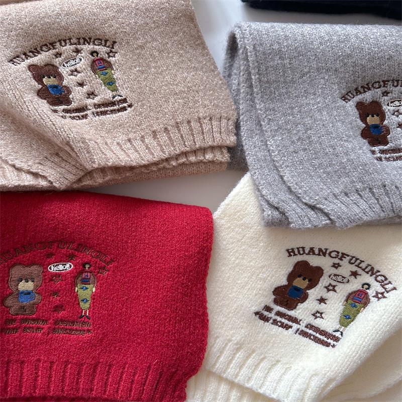 A New High End Women's Winter Scarf with Bear Embroidery Thick and Warm Cold Proof Knitted Woolen Scarf Shawl