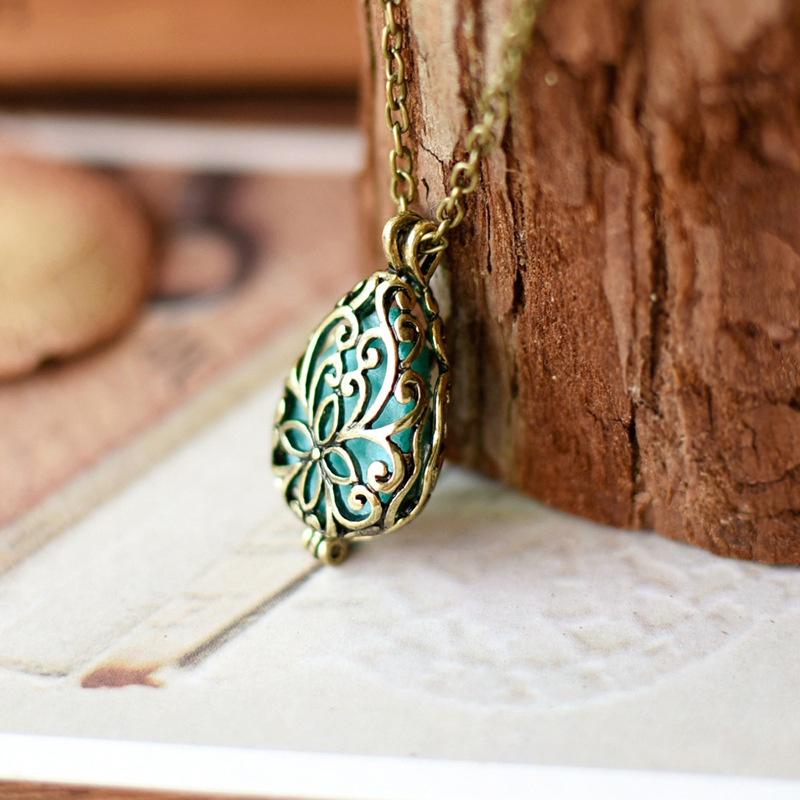Ожерелье с подвеской в ​​стиле ретро из медного сплава с резным цветком и ароматерапией, женское винтажное ювелирное изделие, Новое поступление 2022 года
