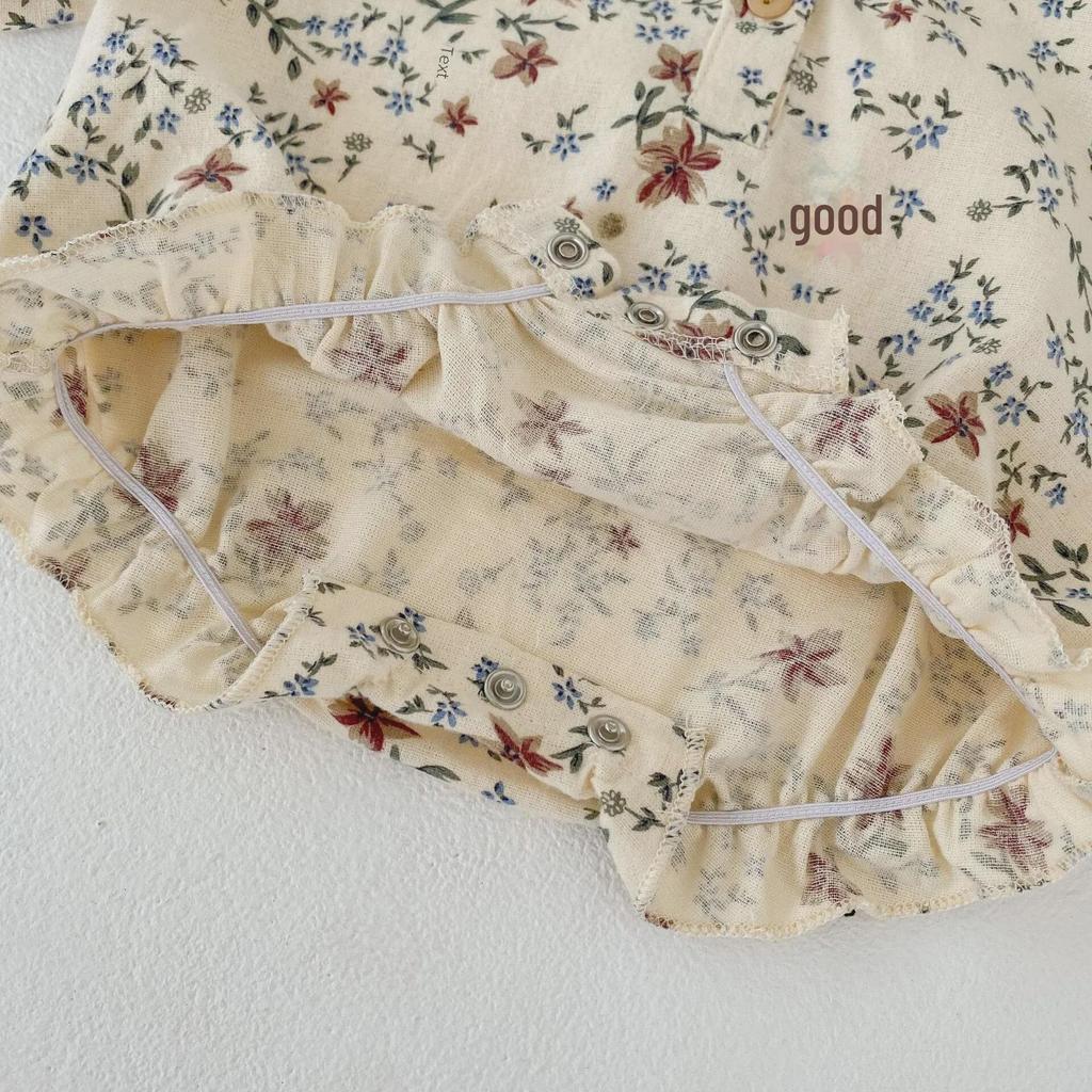 Осень 2024 г. Хлопковый комбинезон для девочек: Принтованный, с отворотом, рукава-фонарики, длинный рукав, свободный крой, треугольный дизайн для ползания.